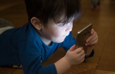 NEGATIVE AUSWIRKUNGEN DER MEDIEN AUF KINDER